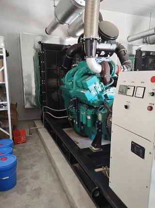 640KW康明斯柴油發(fā)電機組
